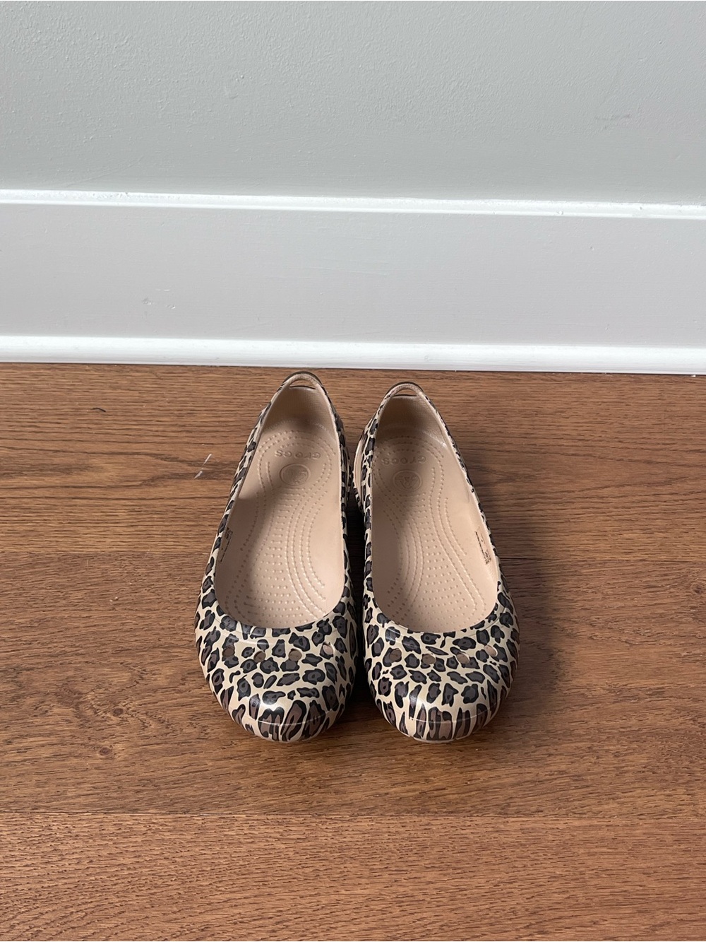 Crocs Kadee Slip-On Comfort Ballet Flats Women’s Size 9 Leopard Animal Print